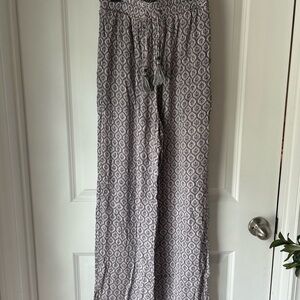Knox Rose Gray Patterned Pants